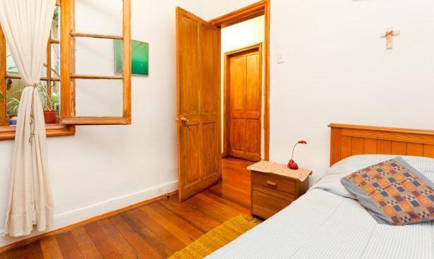 Alojamiento Alberto Magno Bed and Breakfast Santiago Buitenkant foto