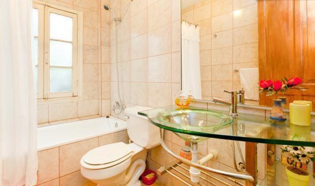 Alojamiento Alberto Magno Bed and Breakfast Santiago Buitenkant foto